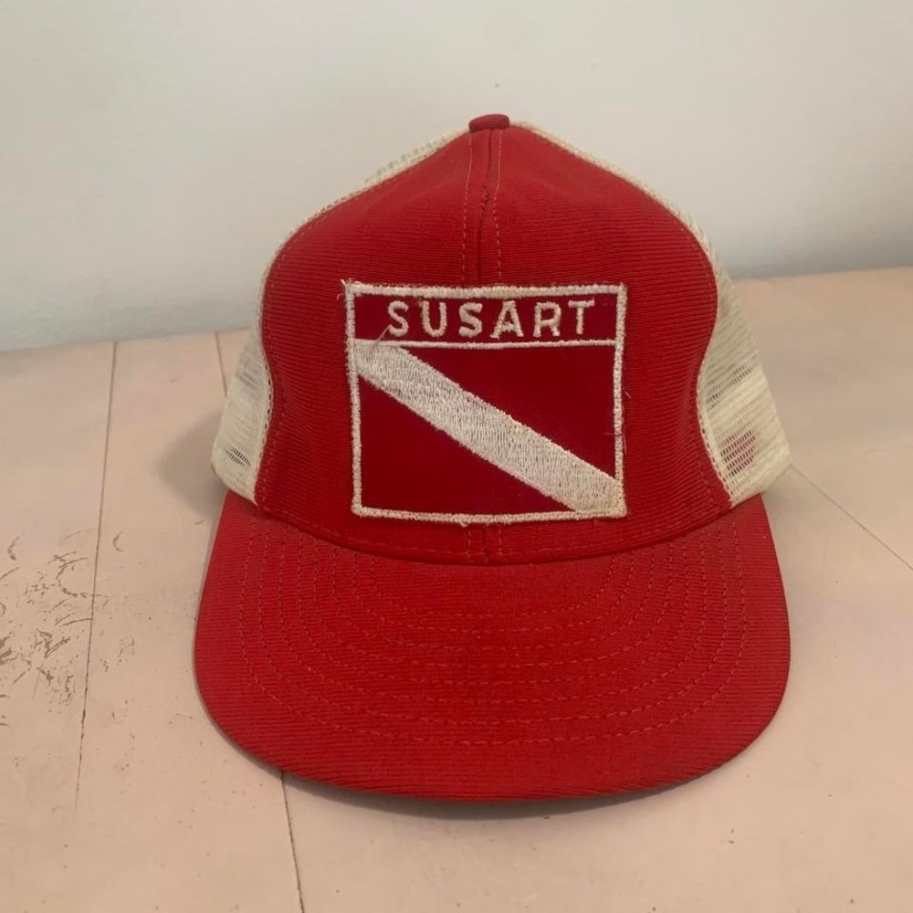 1980's vintage classic red and white Susart dive trucker hat KMart